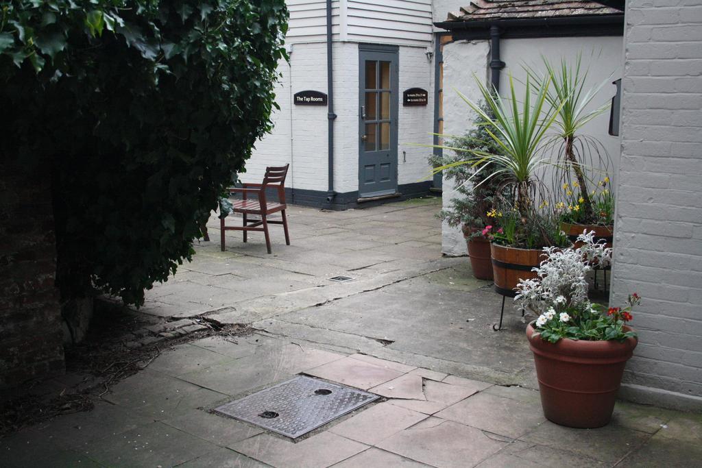 The Falstaff In Canterbury Exteriér fotografie